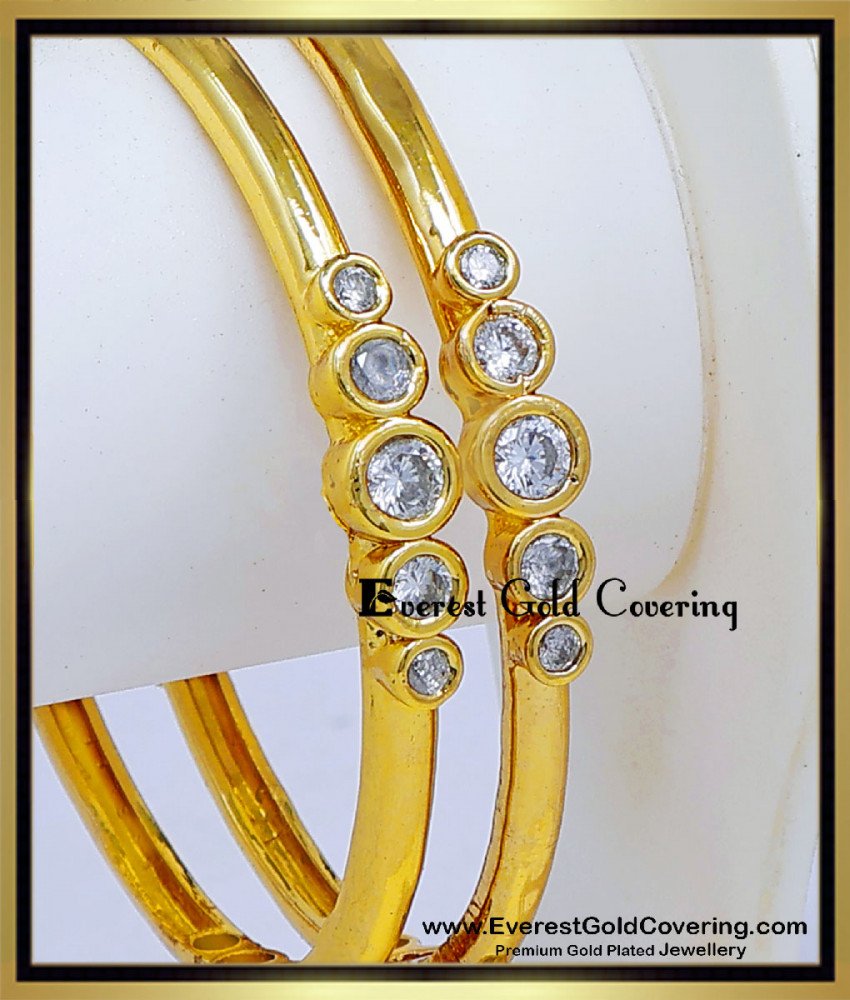 Women impon stone bangles