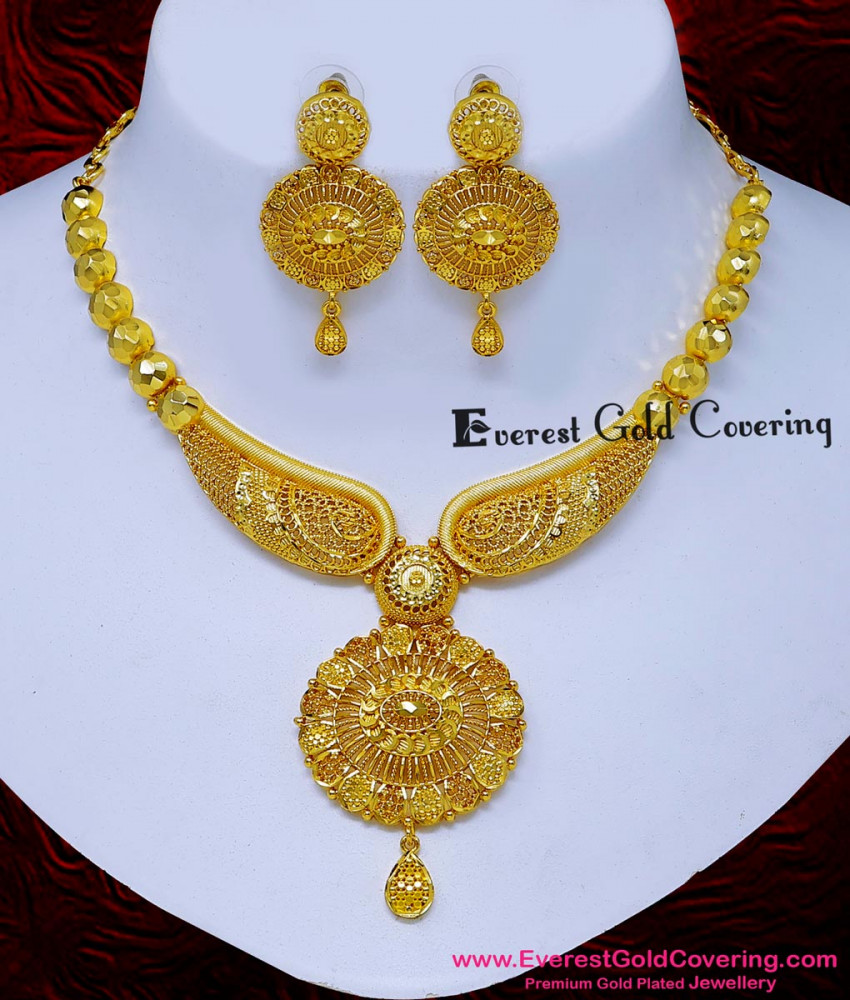 plain gold forming necklace jewellery